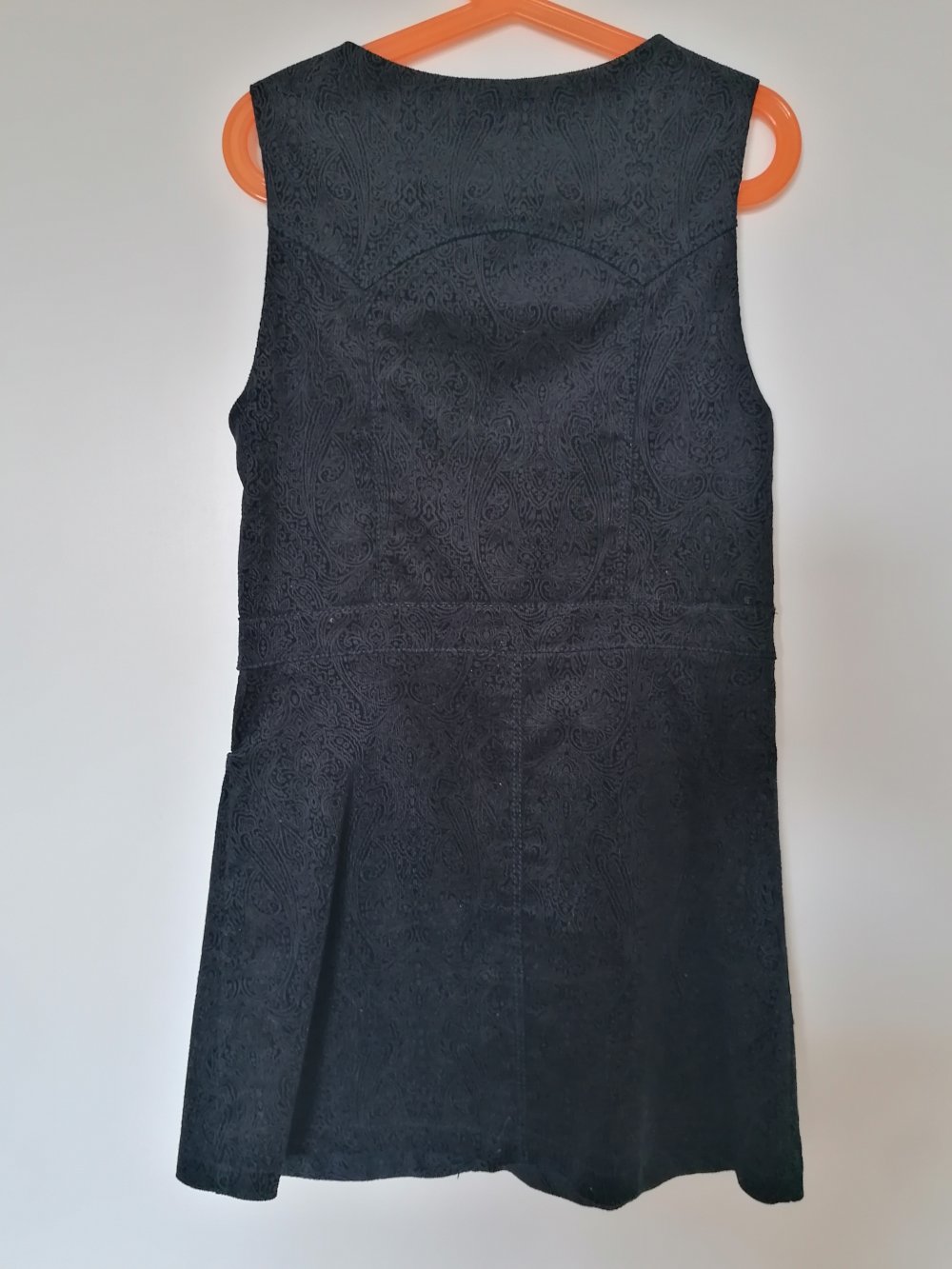 Zara: schwarzes Cordkleid Gr. 140