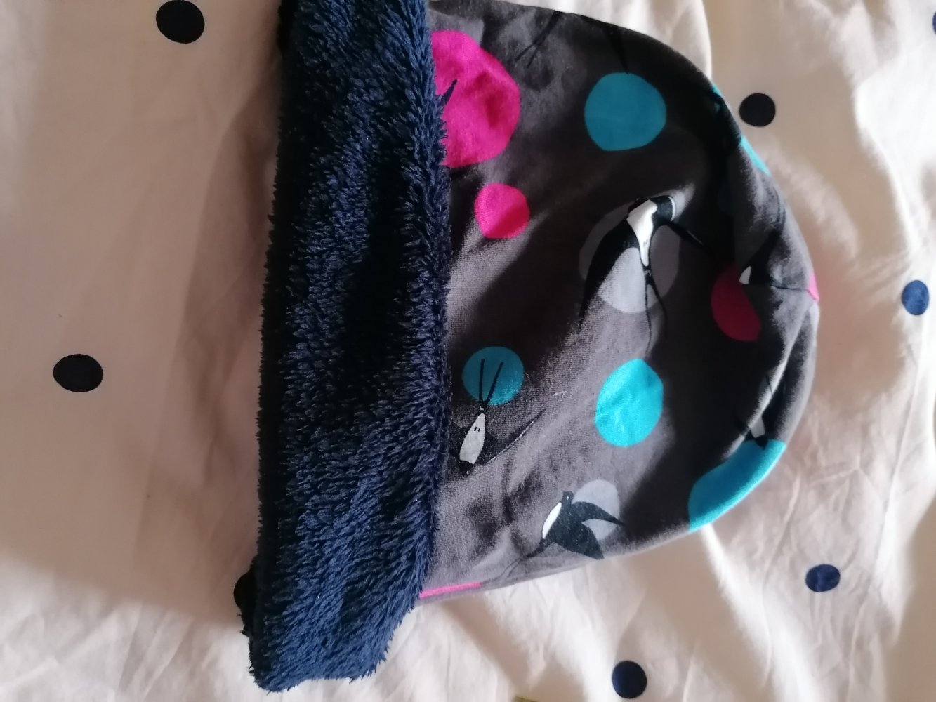 wunderschöne selbstgenähte kuschelig warme Mütze mit bunten Schwalben KU53cm