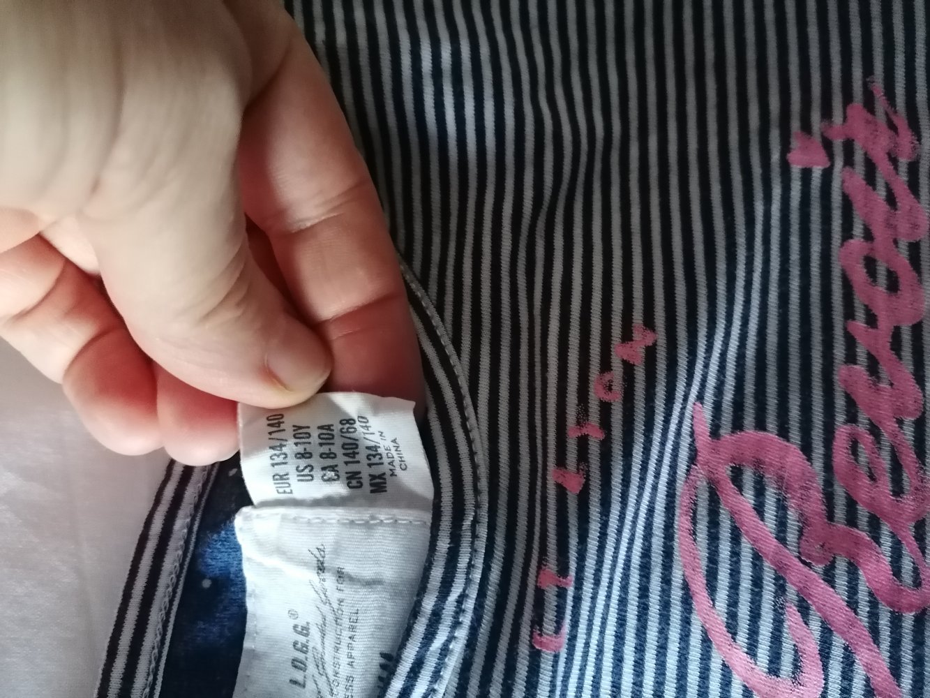 L. O. G. G: Gestreiftes Shirt mit Aufschrift Gr. 134/140