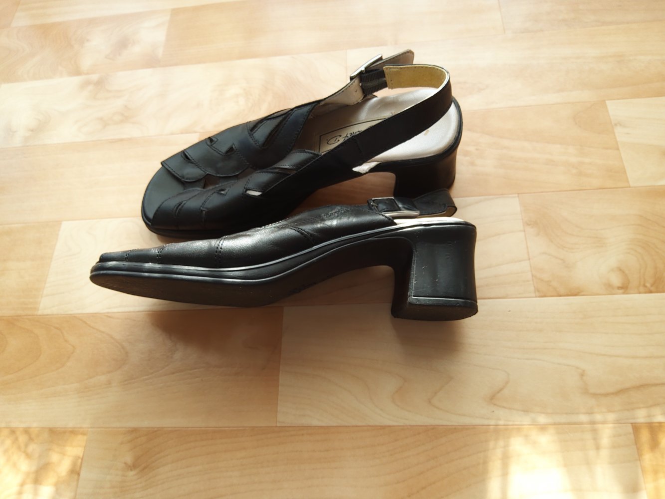 Retro-Sandalen aus Leder