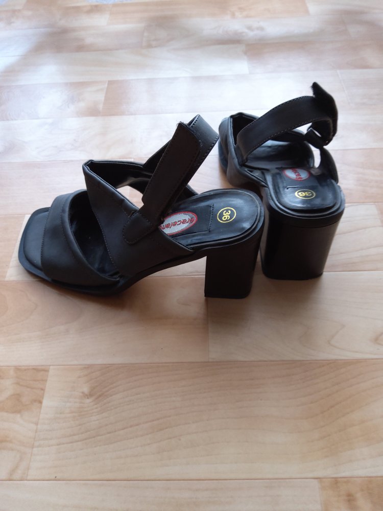 Retro-Absatzschuhe hellgrau