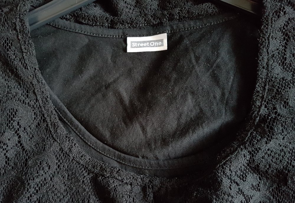 Oberteil in Spitzenoptik