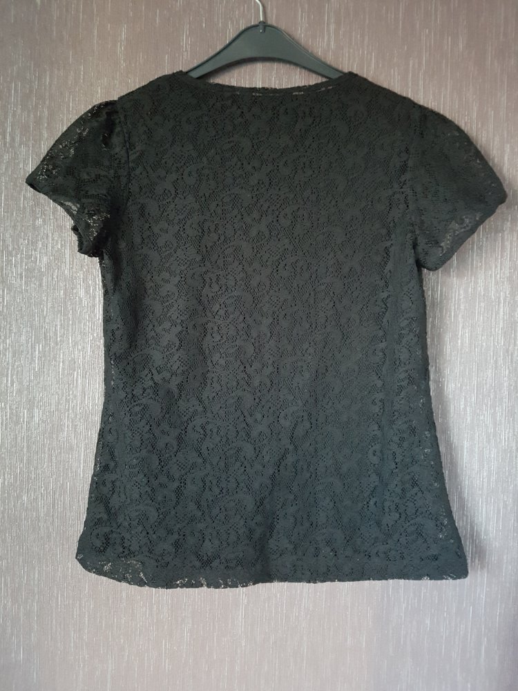Oberteil in Spitzenoptik