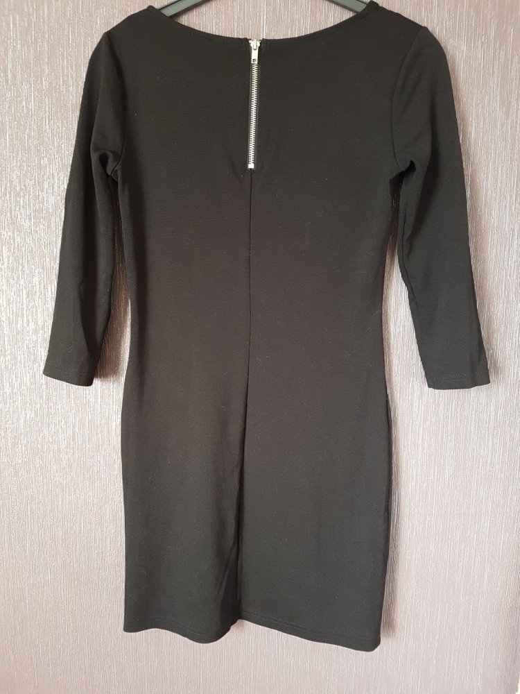 kurzes schwarzes Kleid