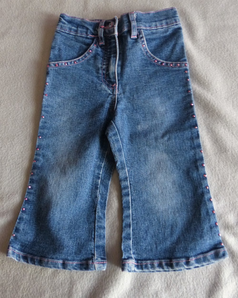 Tolle Mädchen Jeans Hose Gr. 92 besetzt mit Steinchen TOP Zustand von Outfit