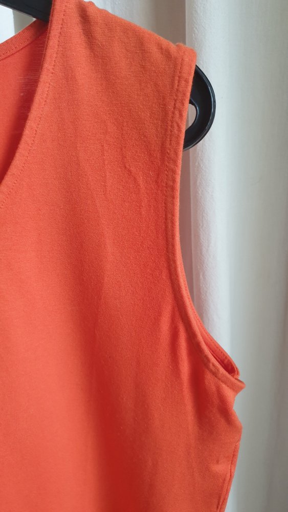 orangerotes Shirt mit Applikation