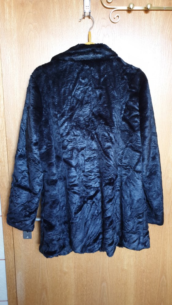 Fake Fur Mantel in Persianeroptik