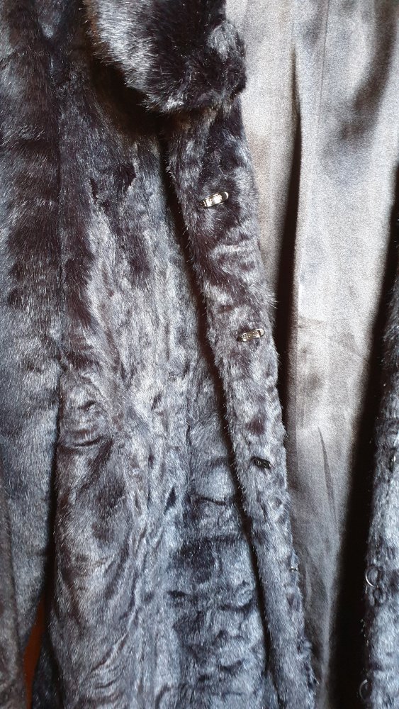 Fake Fur Mantel in Persianeroptik