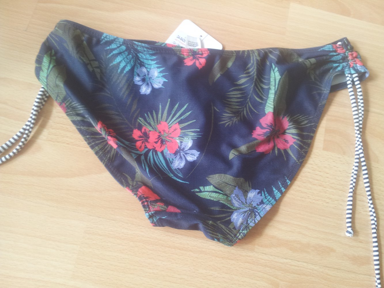 Bikini-Höschen bunt Blätter Blumen Gr. S 36/38 NEU