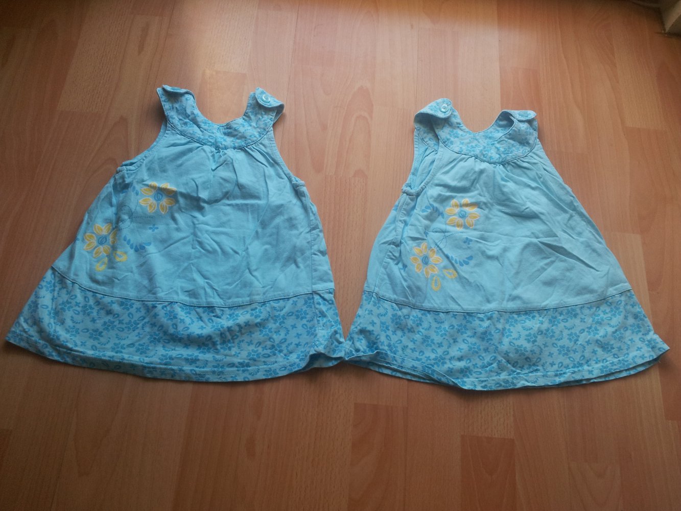 2x Kleid türkis Blumen gelb Gr. 80 Zwillinge