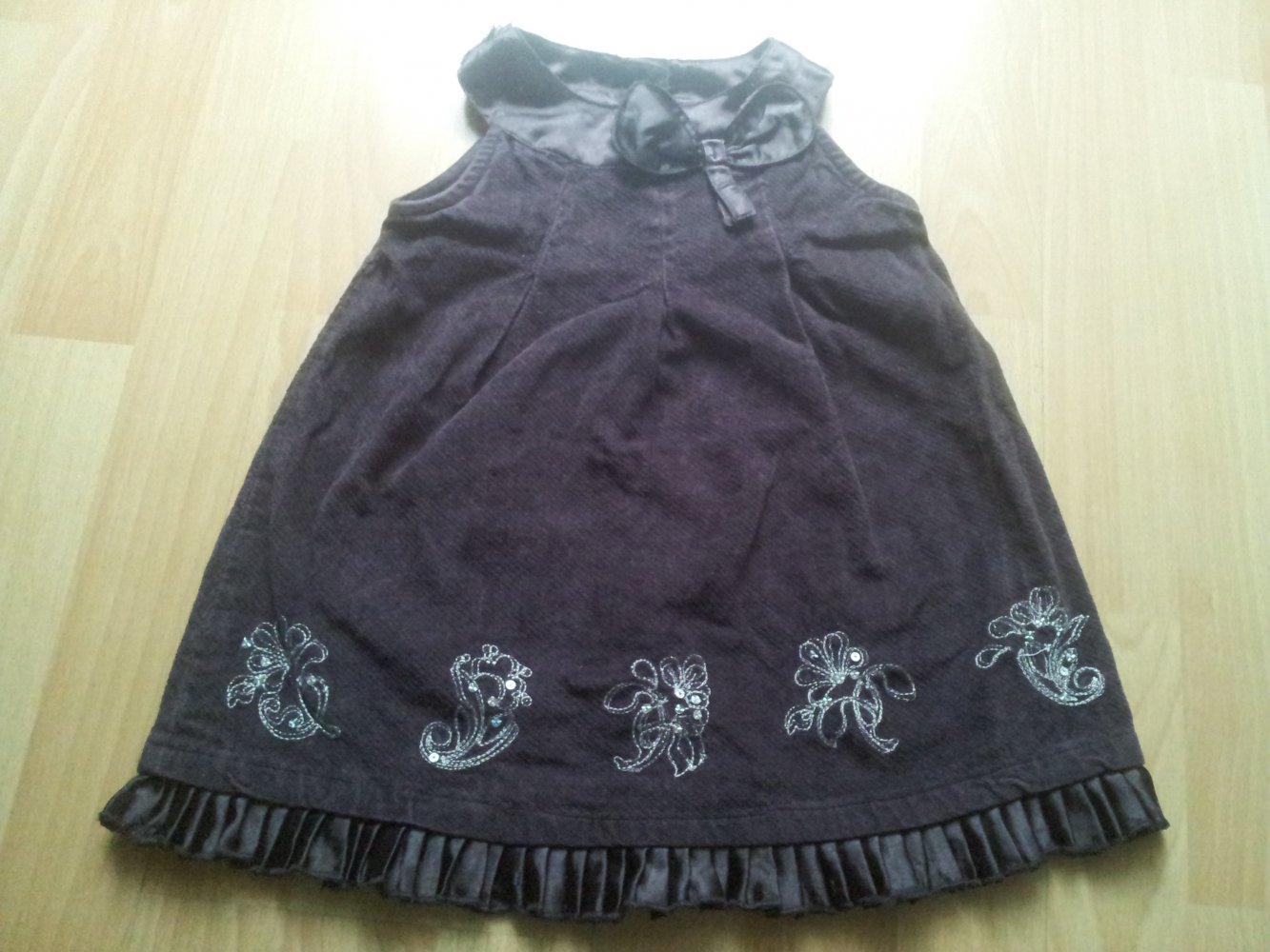 Kleid braun  C&A Blumen Stickerei Pailletten Gr. 86 