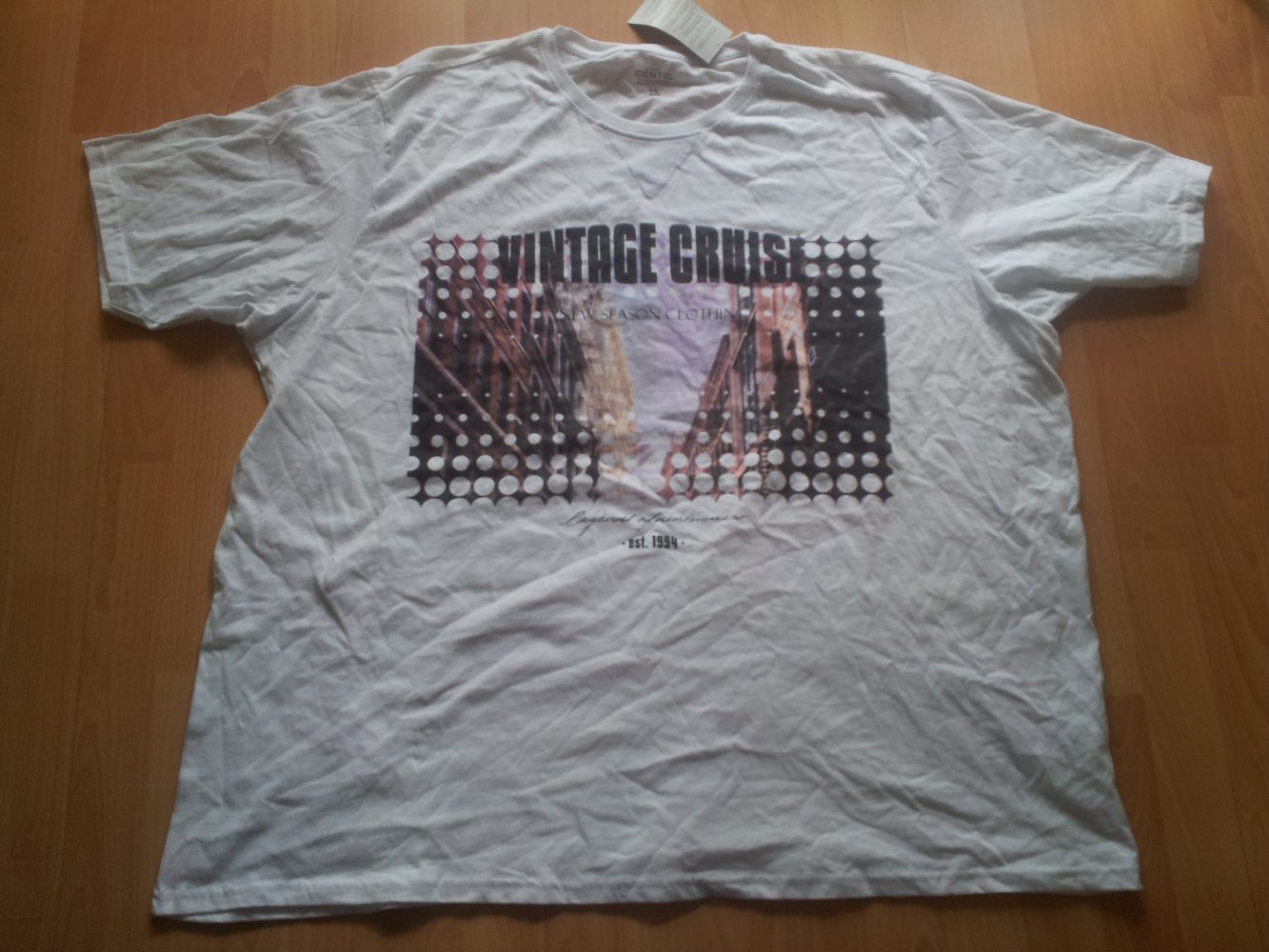 Shirt weiß großer Druck Gr. 6XL 76/78 NEU