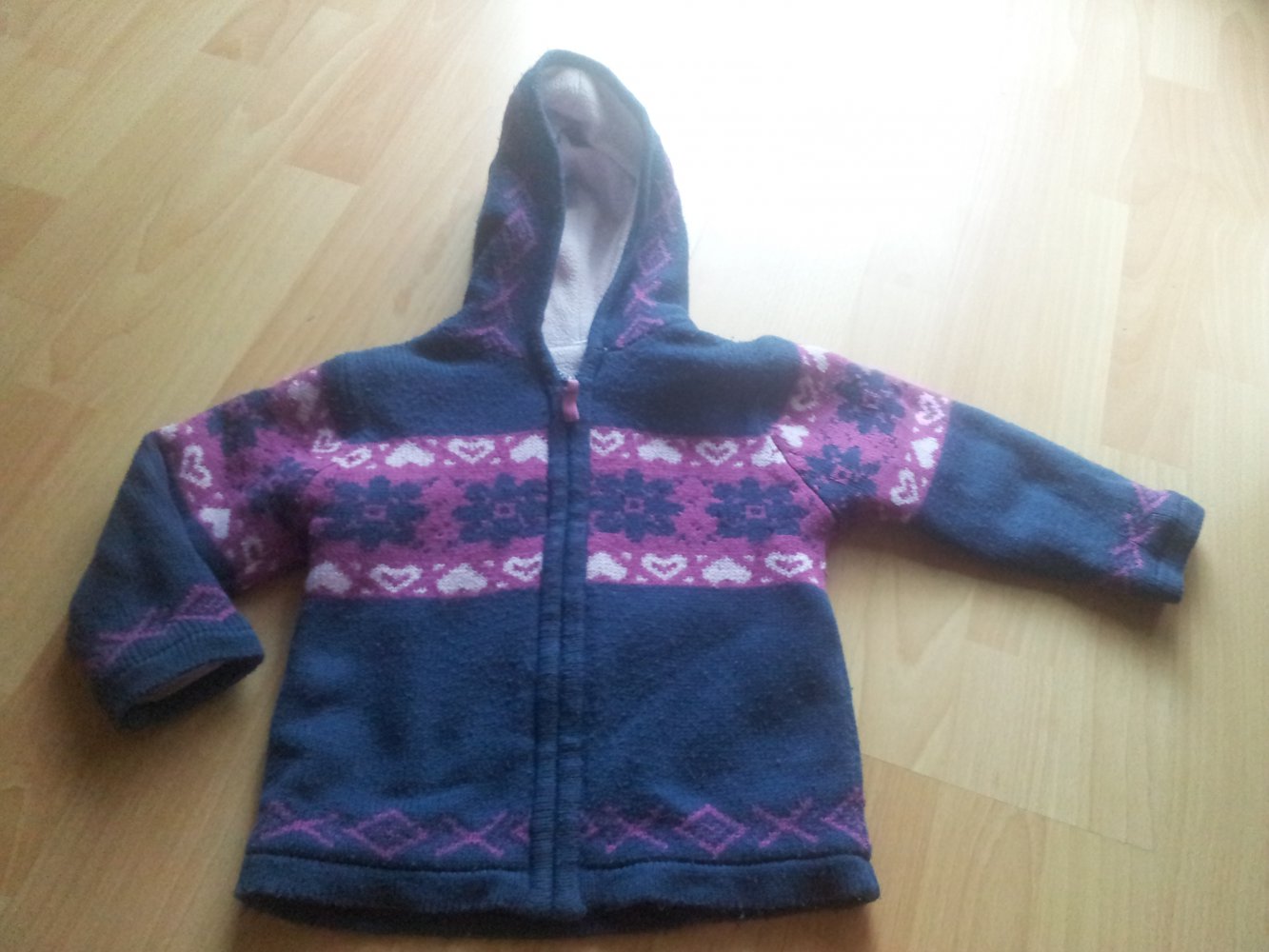 gefüttert Strickjacke lila rosa dunkelblau Kapuze Gr. 98