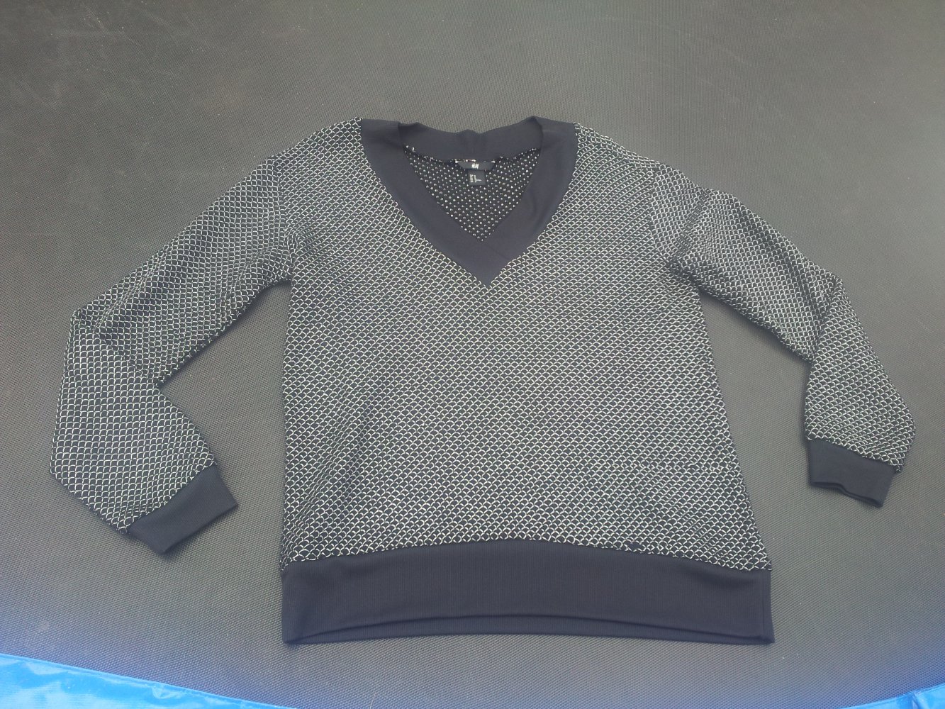  Pullover schwarz silber H&M Gr. M 