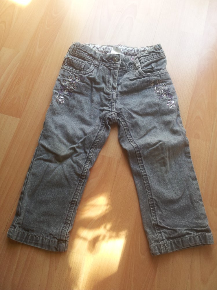 gefütterte Jeans C&A grau lila Blumen Gr. 92
