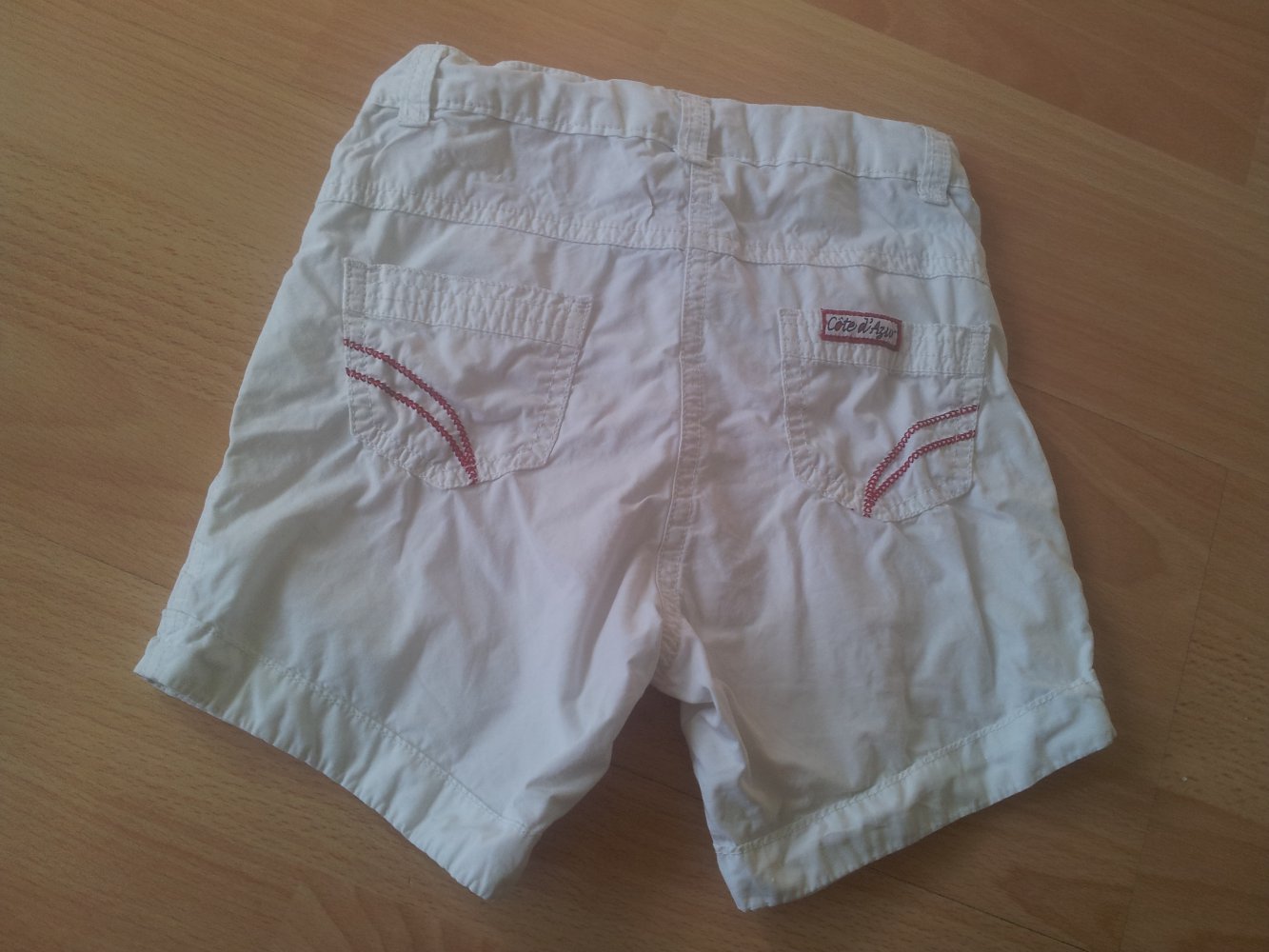  kurze Hose weiß  Rosen Stickerei Gr. 92