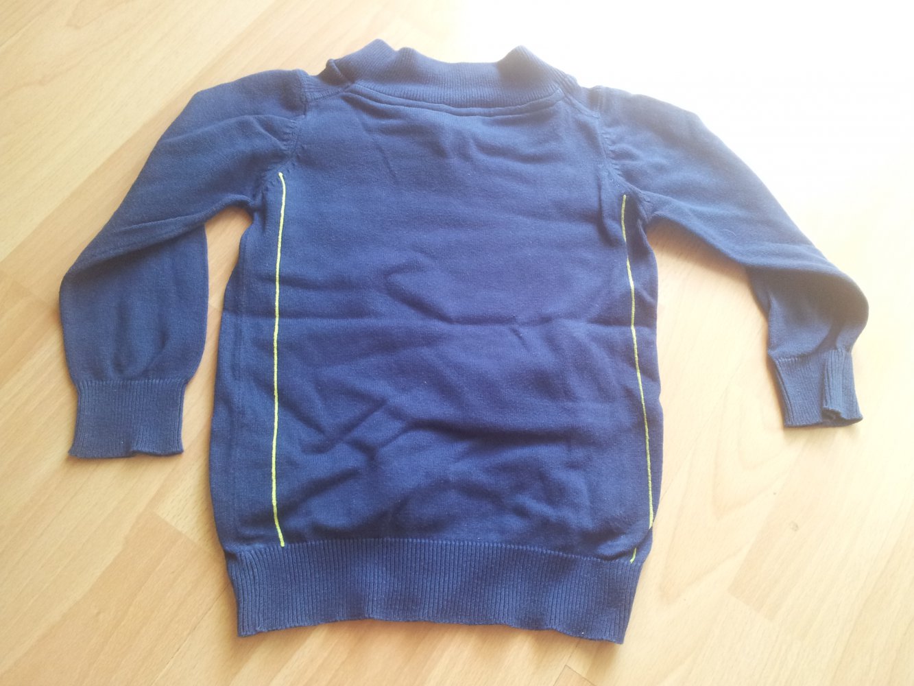 Pullover blau grün Aufnäher A Gr. 104 