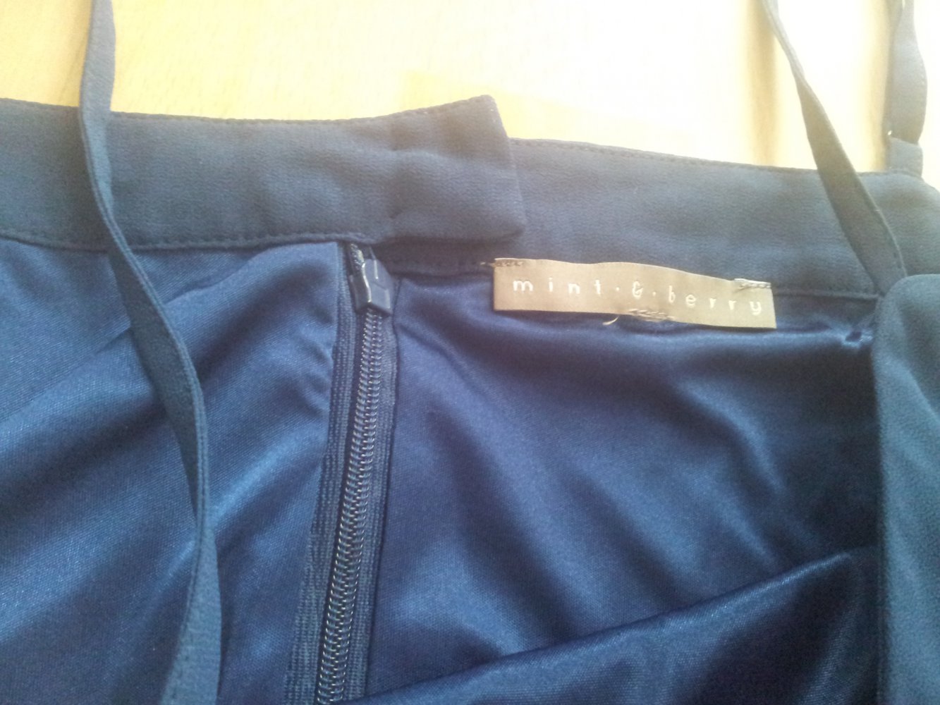 Kleid Minikleid Kleid Plissee dunkelblau mint & berry Gr. 42 NEU