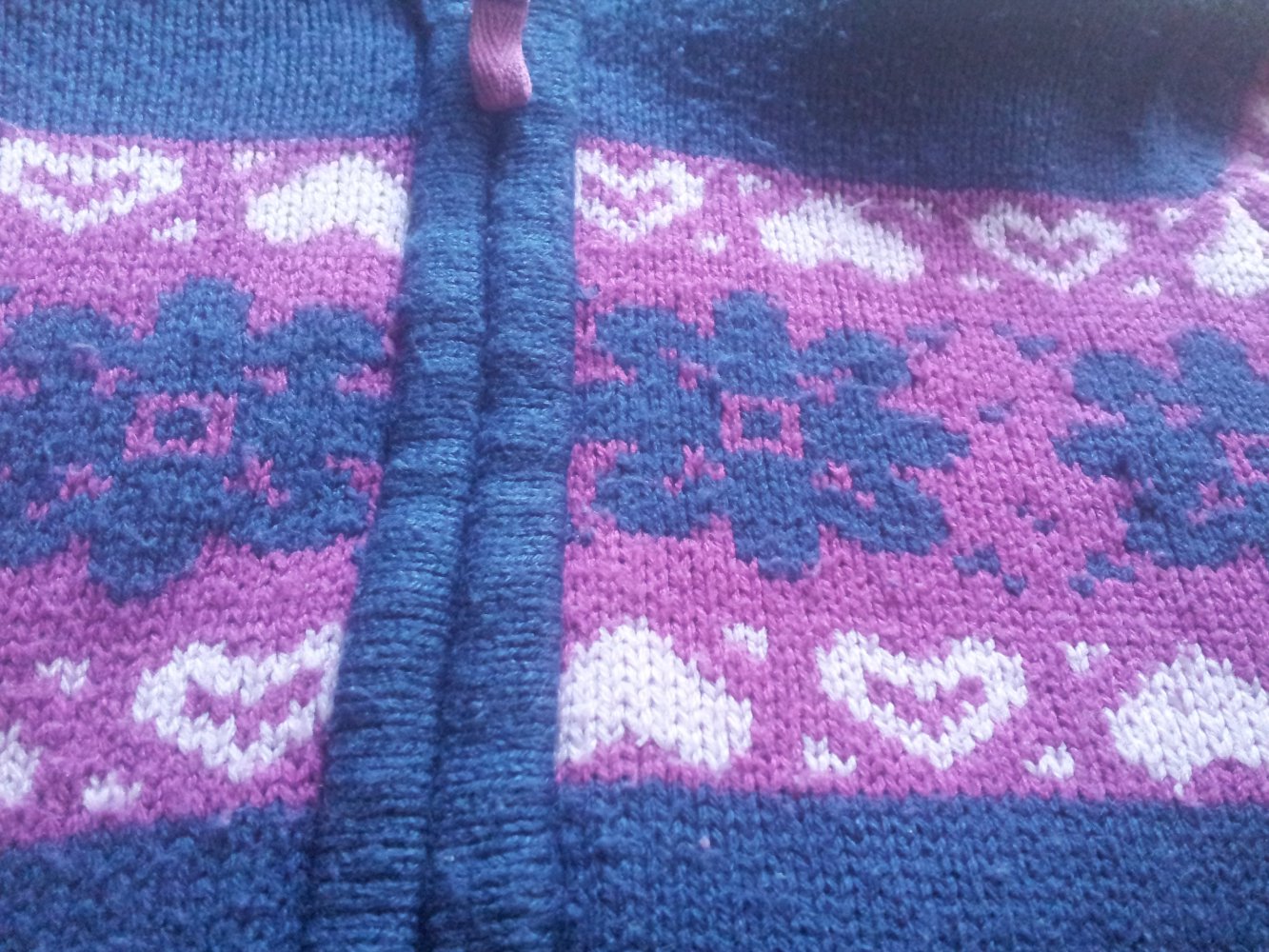 gefüttert Strickjacke lila rosa dunkelblau Kapuze Gr. 98