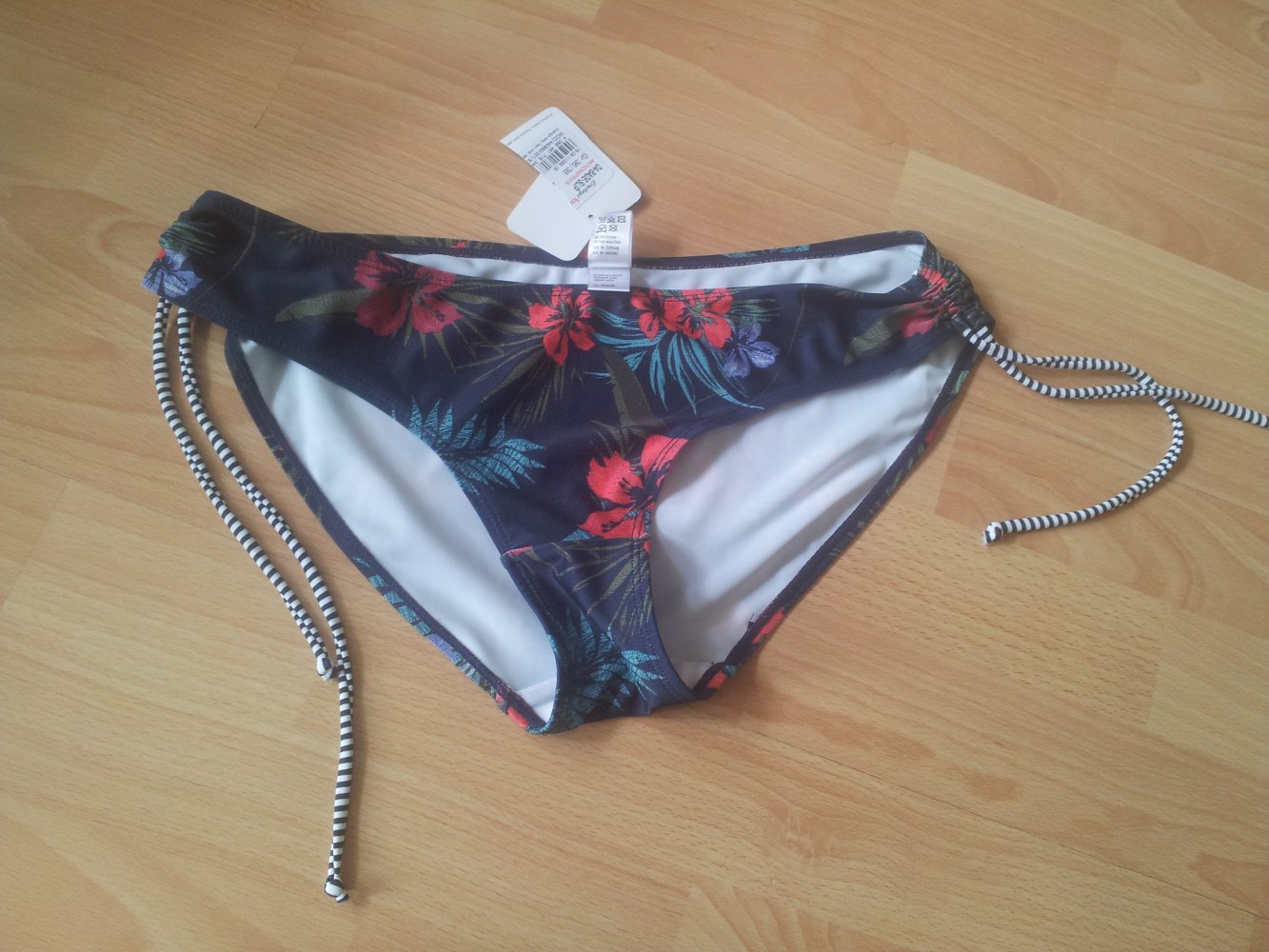 Bikini-Höschen bunt Blätter Blumen Gr. S 36/38 NEU