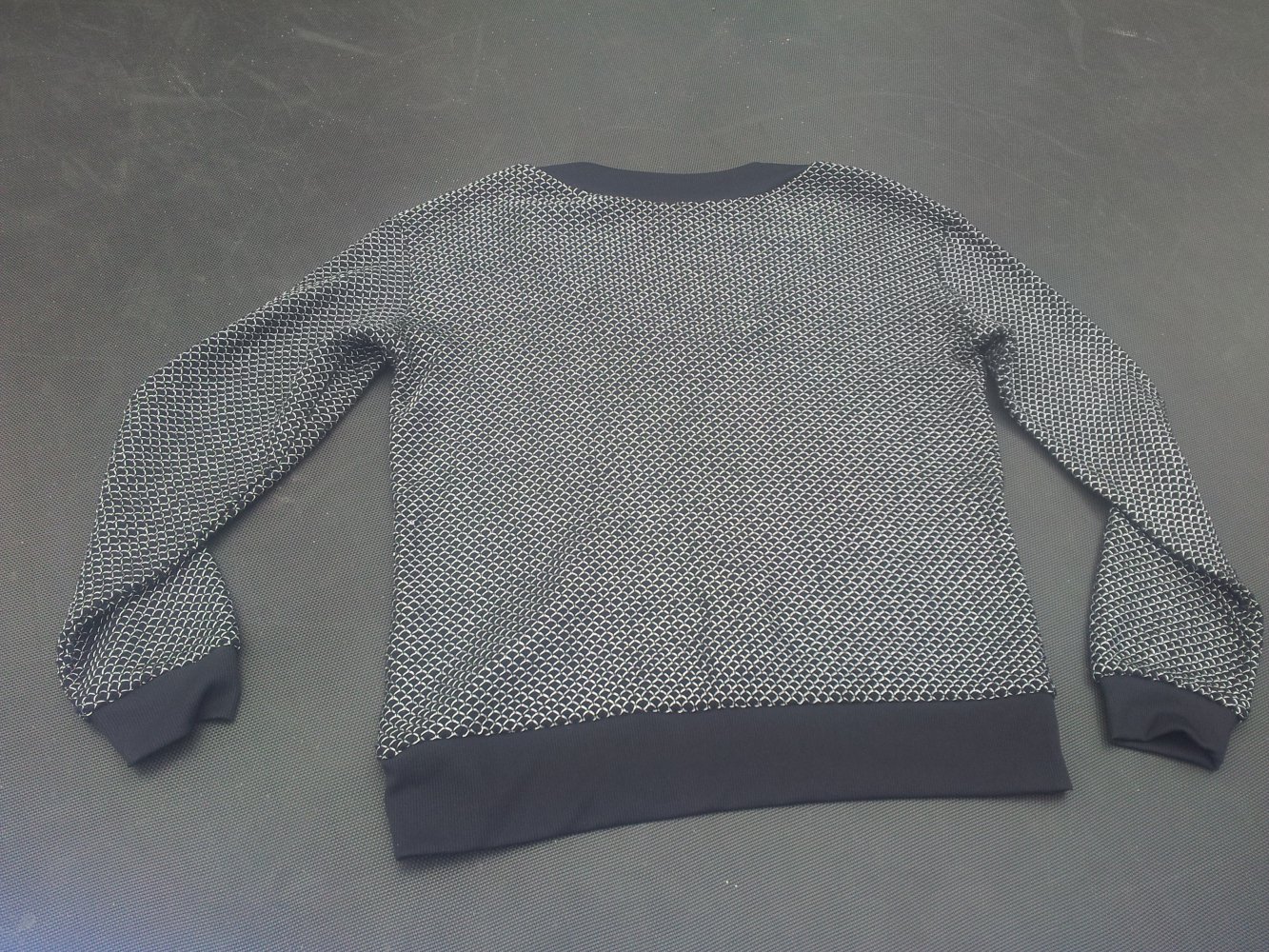  Pullover schwarz silber H&M Gr. M 