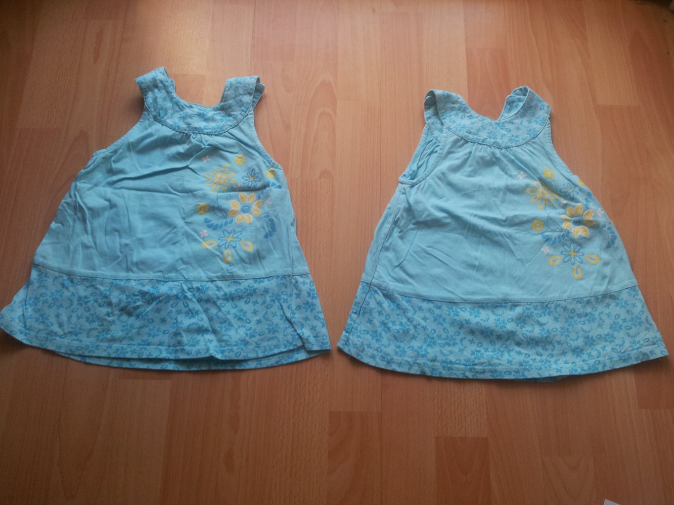 2x Kleid türkis Blumen gelb Gr. 80 Zwillinge