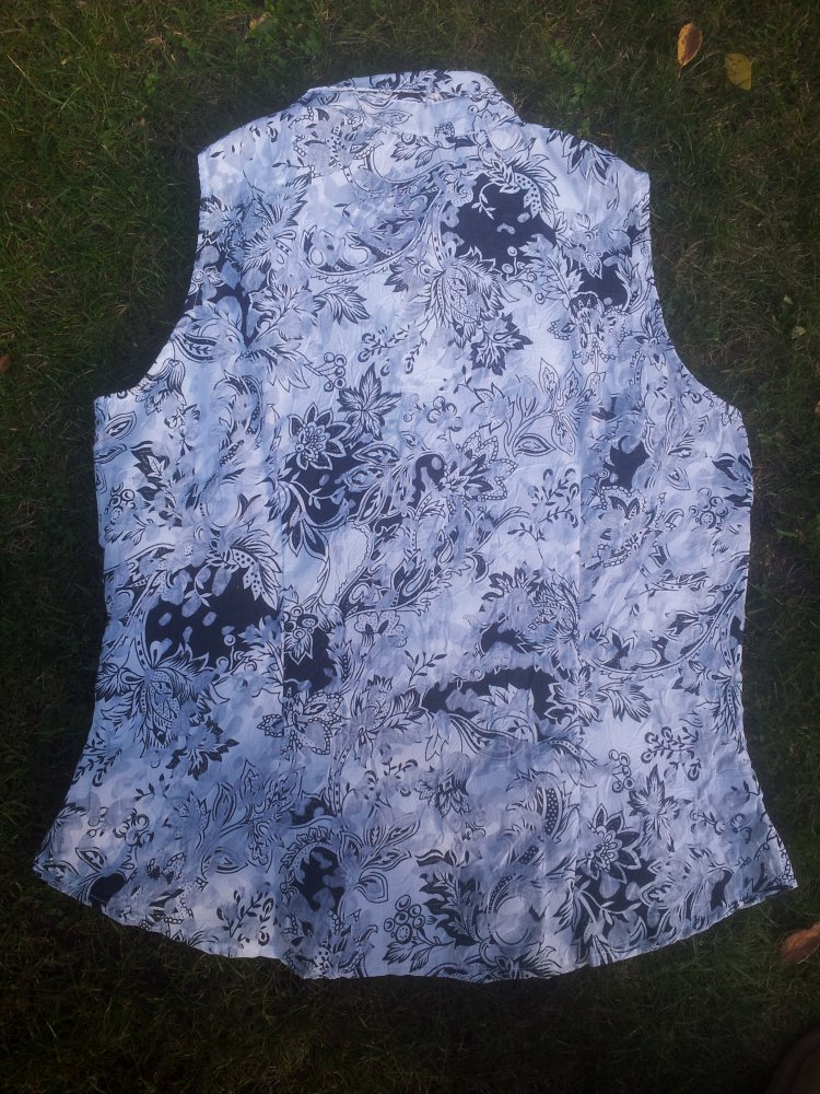 Bluse Chicc schwarz weiß ohne Ärmel Größe 40