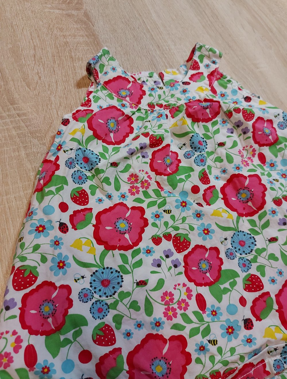 Ärmelloses Kleidchen Größe 74 H&M