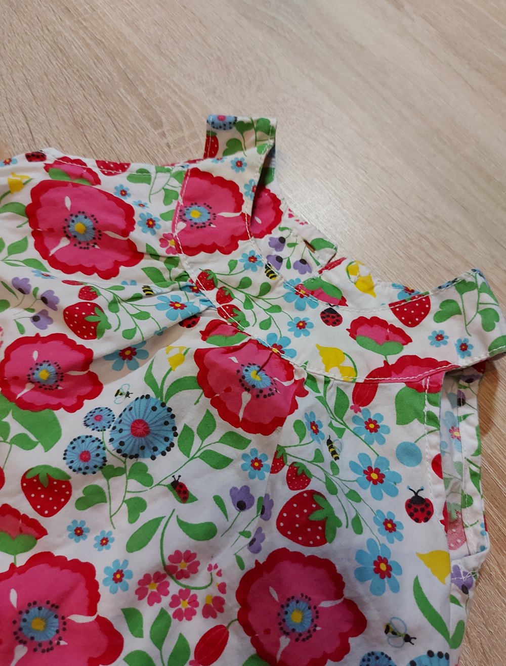 Ärmelloses Kleidchen Größe 74 H&M