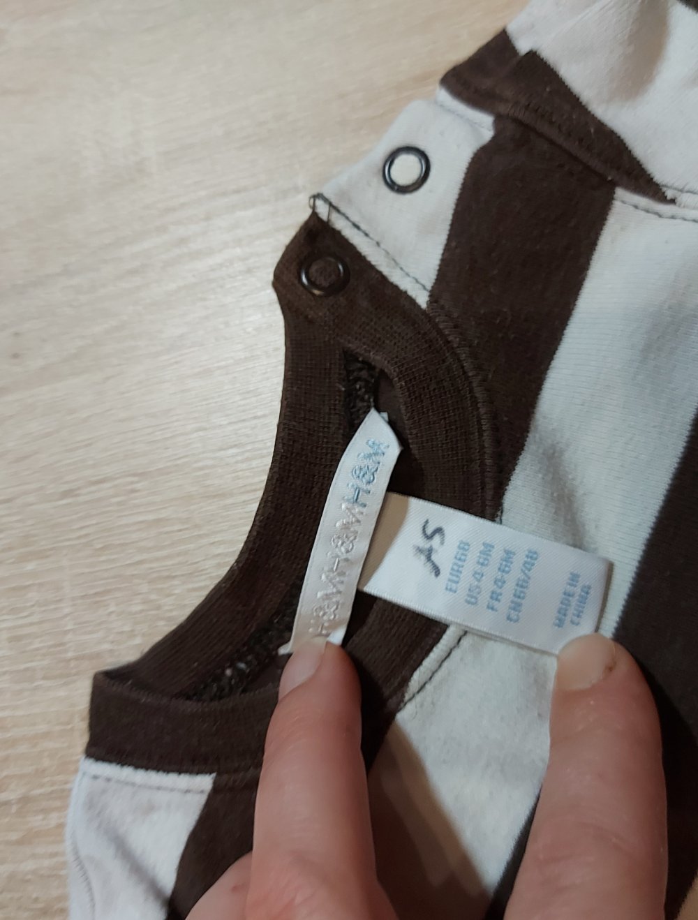 Gestreifter Langarmbody Größe 68 H&M