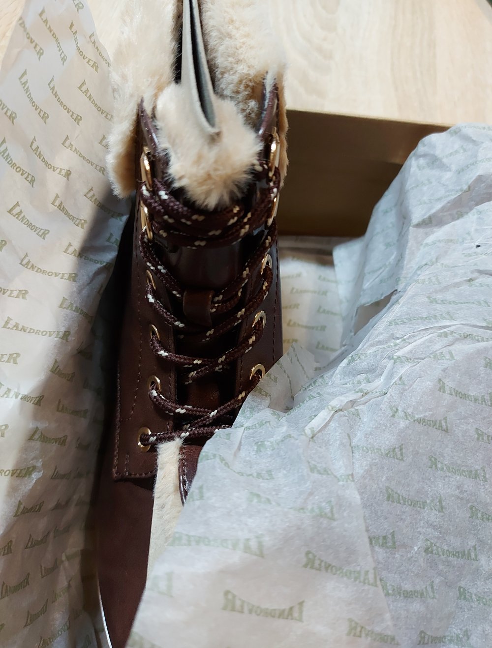 Braune halbhohe Schnürschuhe Landrover Größe 40