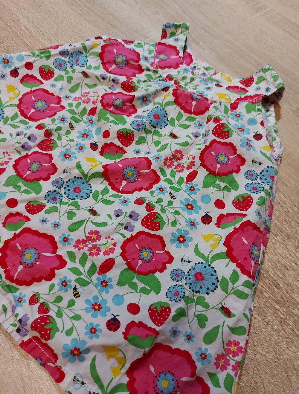 Ärmelloses Kleidchen Größe 74 H&M