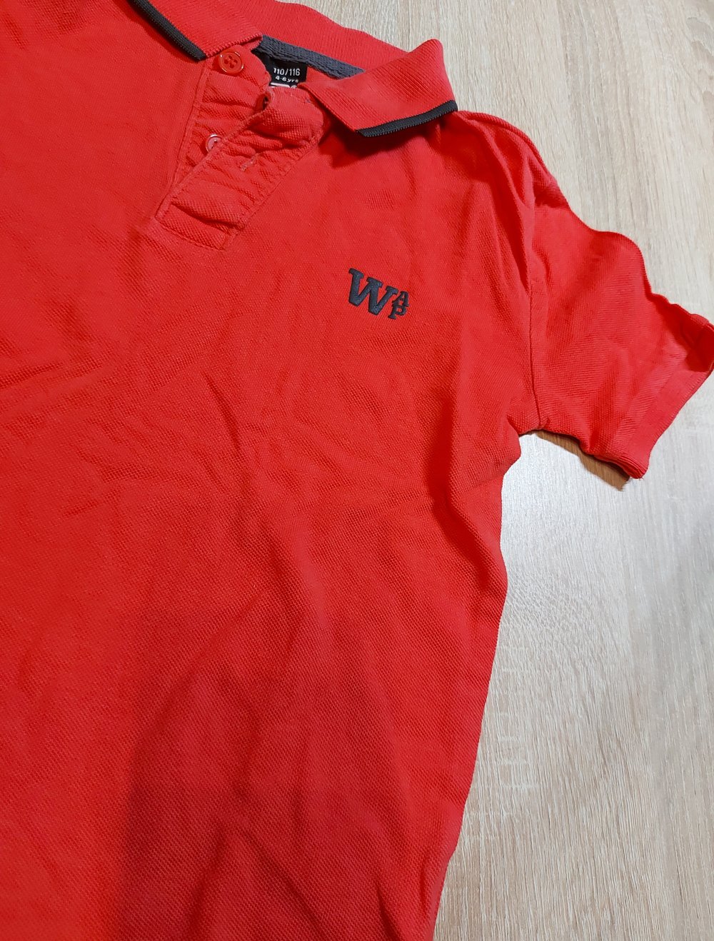 Korallenrotes Poloshirt Größe 110/116  von 1982