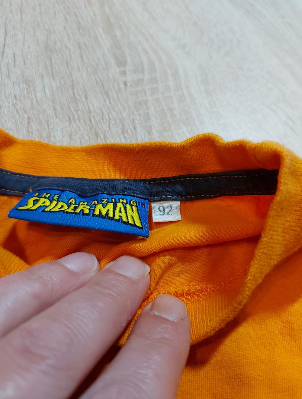 Orangenes T-shirt Spider Man Größe 92