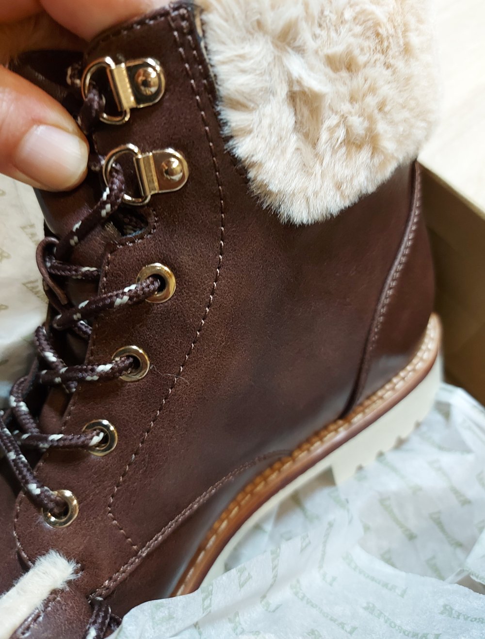 Braune halbhohe Schnürschuhe Landrover Größe 40