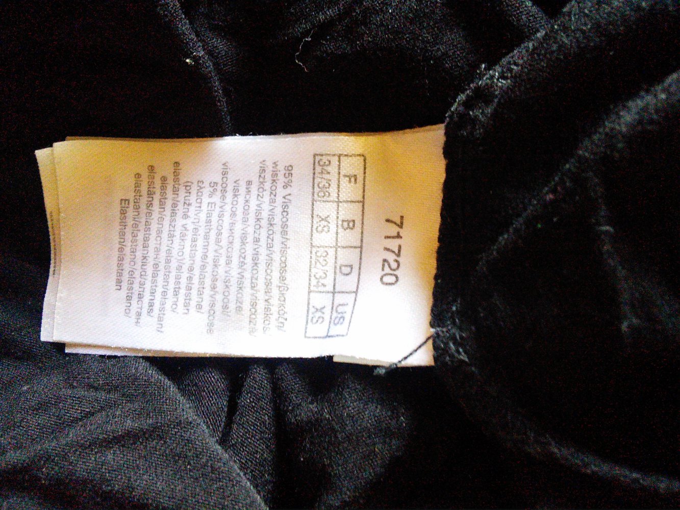 Süßes Shirt mit Spitze