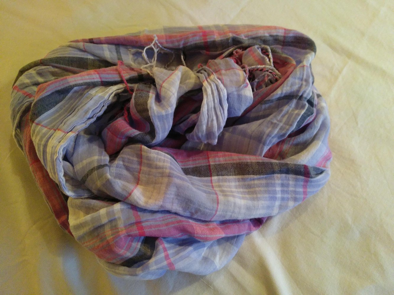 Tuch in Pastellfarben