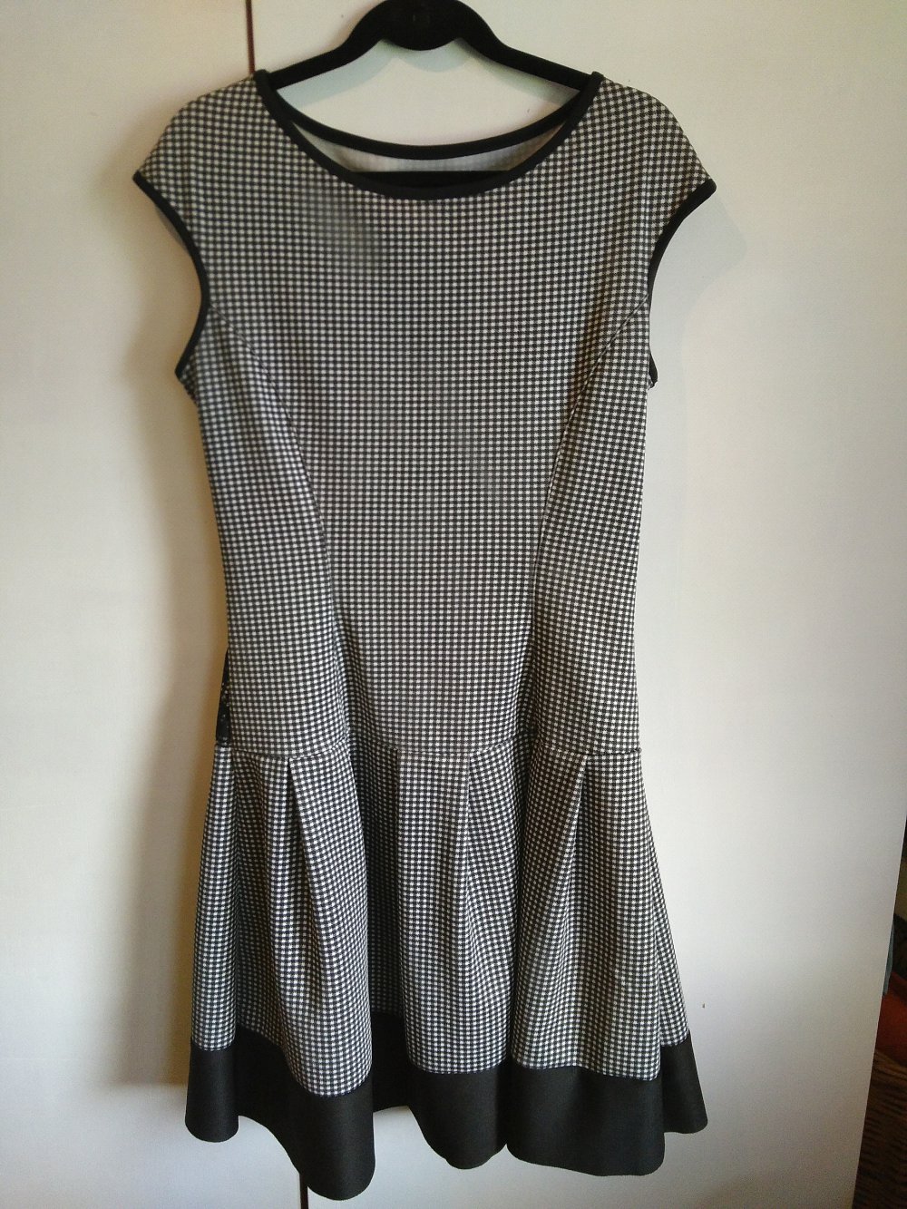 Elegantes Sommerkleid