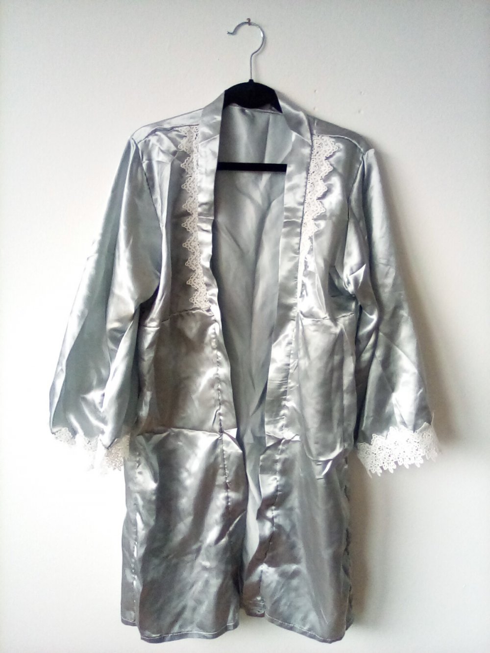 Morgenmantel mit Spitze