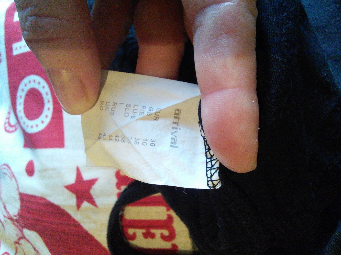 Schwarzes Fledermausshirt