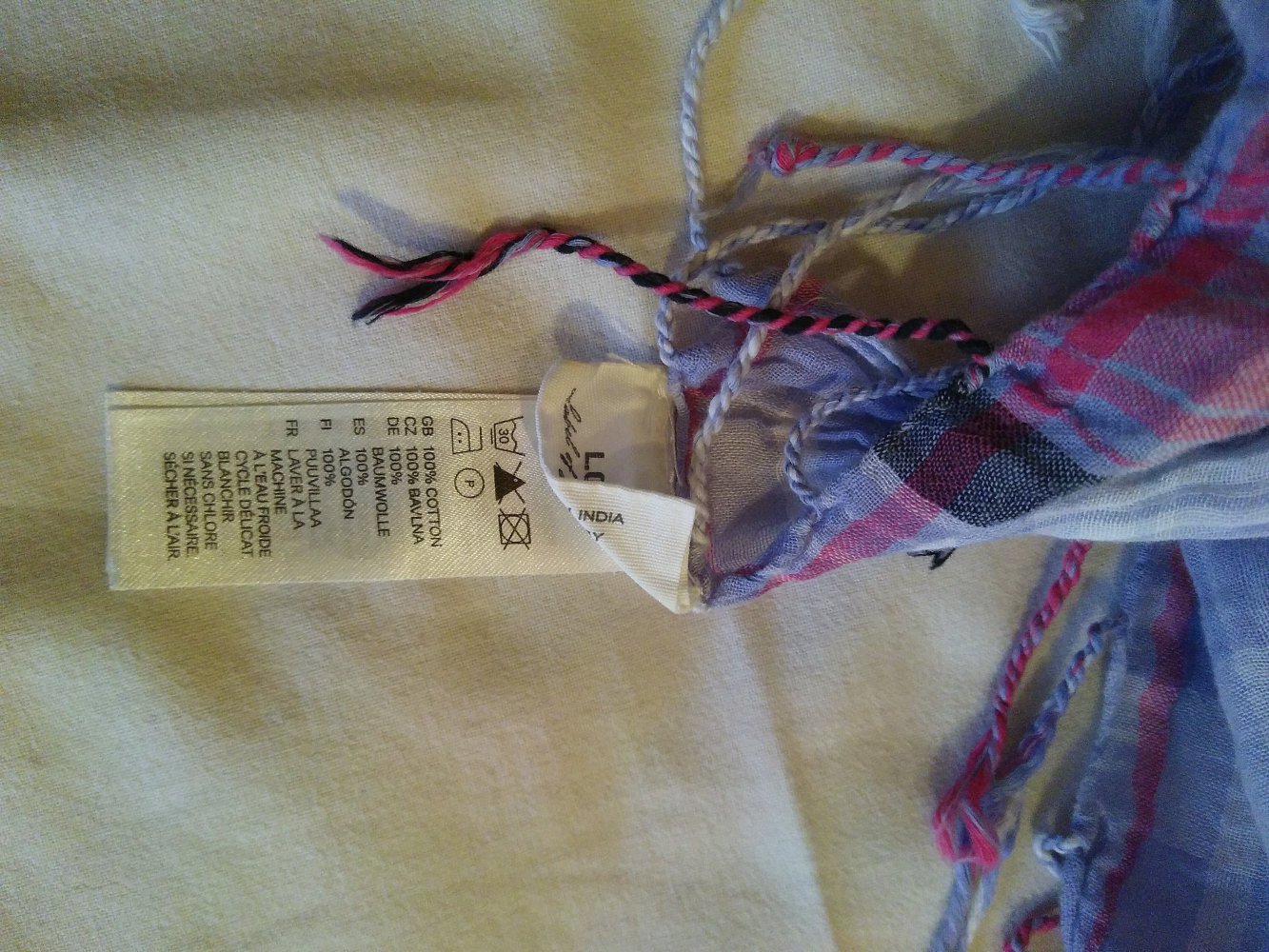 Tuch in Pastellfarben