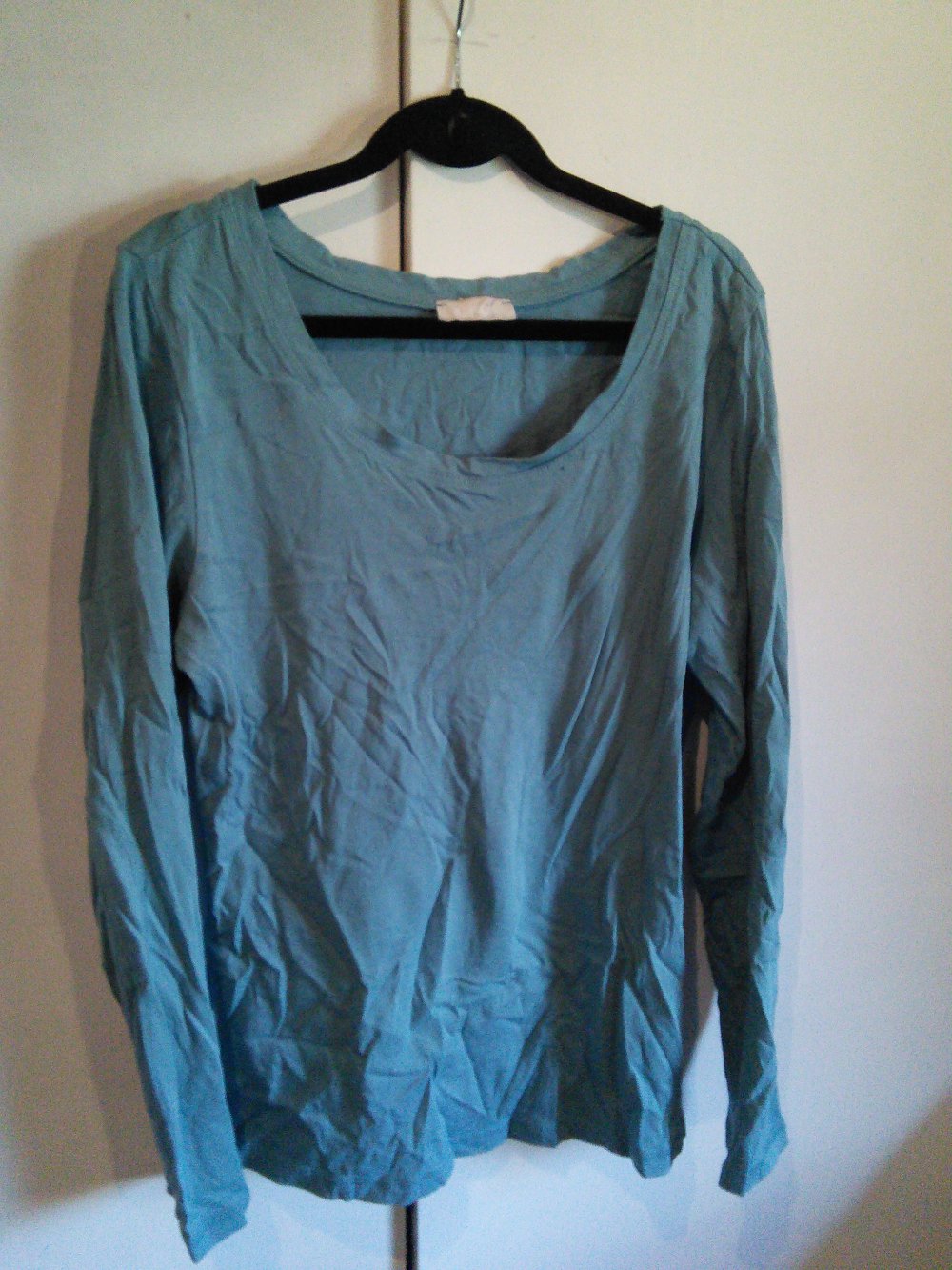 Süßes blaues Basic-Shirt
