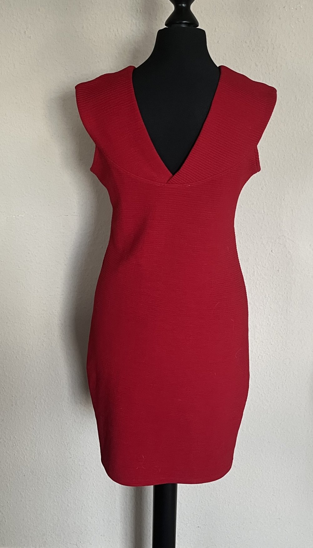 Mango Casual Stretch Kleid in Fein Rip Optik Gr.M rot