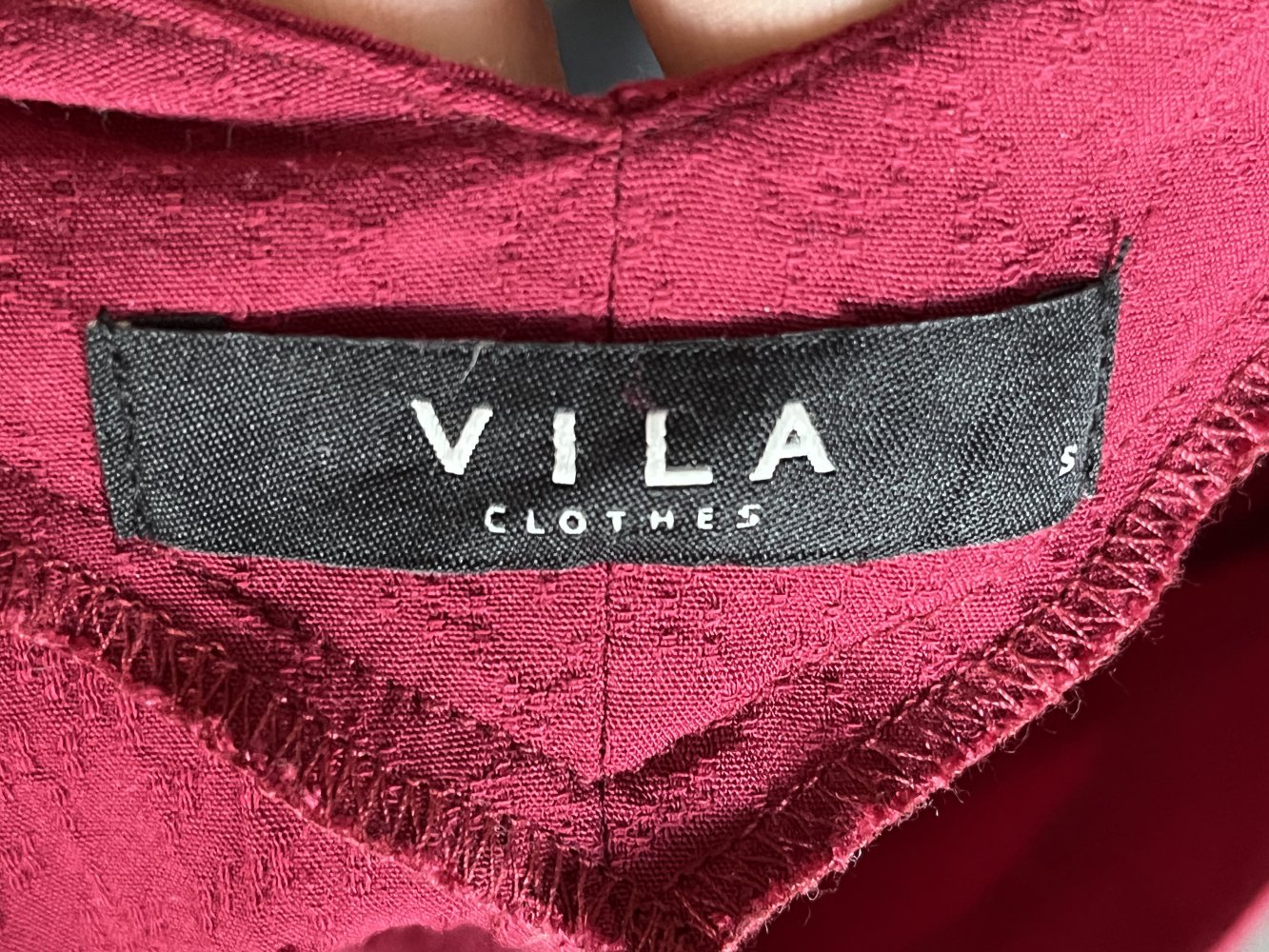 Vila Clothes Tunika Kleid Gr.S in weinrot mit dezentem Muster im Stoff