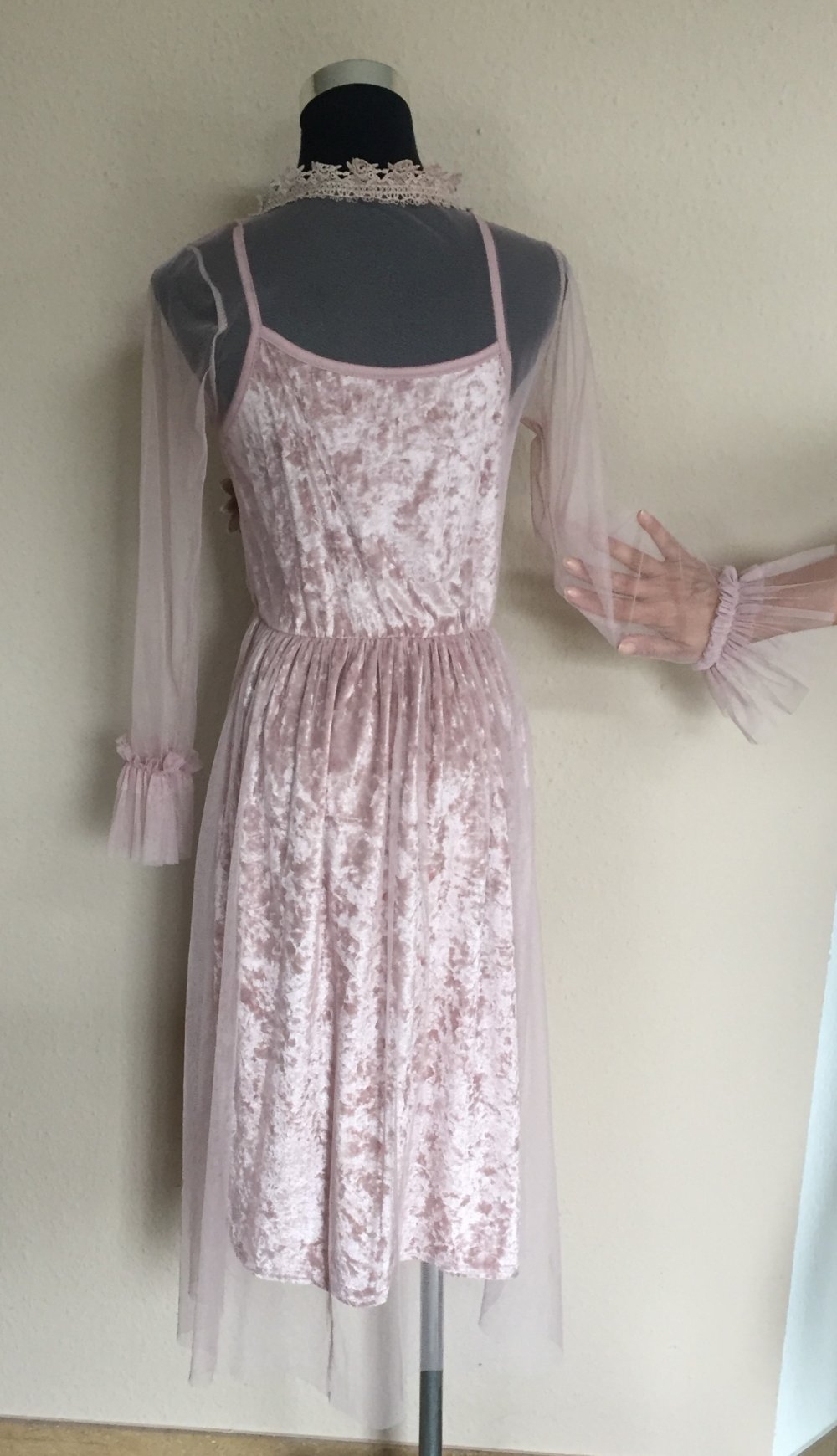 Traumhaftes Ballerina Cosplay Kleid aus Japan Samt und Tüll Gr.36 Farbe dezentes Rose