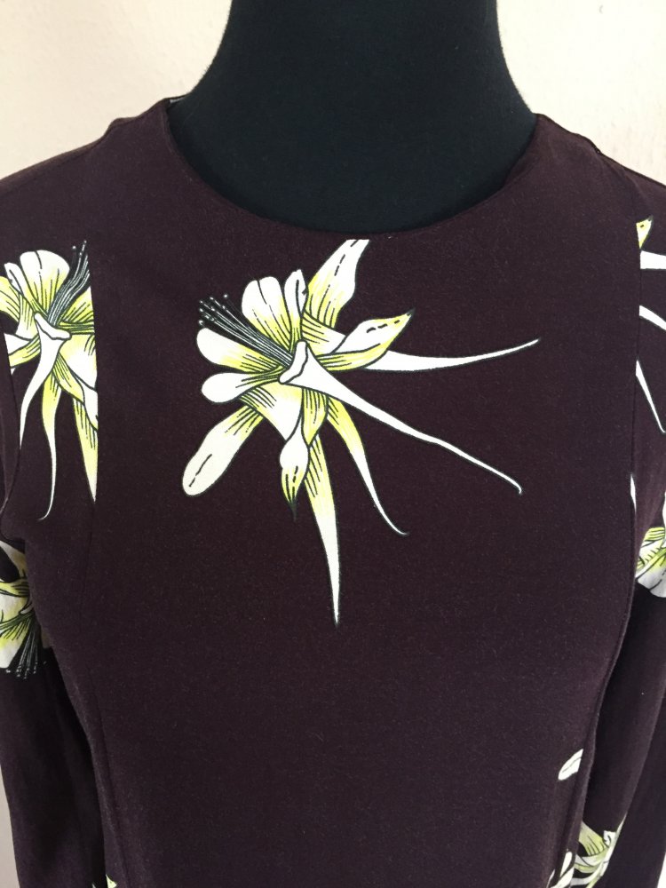 H&M Kleid mit Lilien aus Viskose bordeaux Pastell gelb Gr.XS