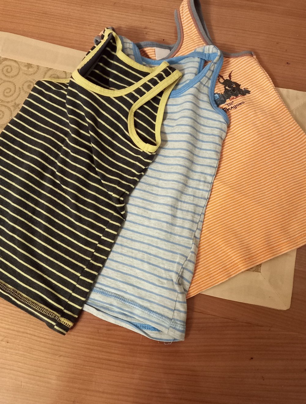 Unterhemden 3 er- set Gr. 98/ 104