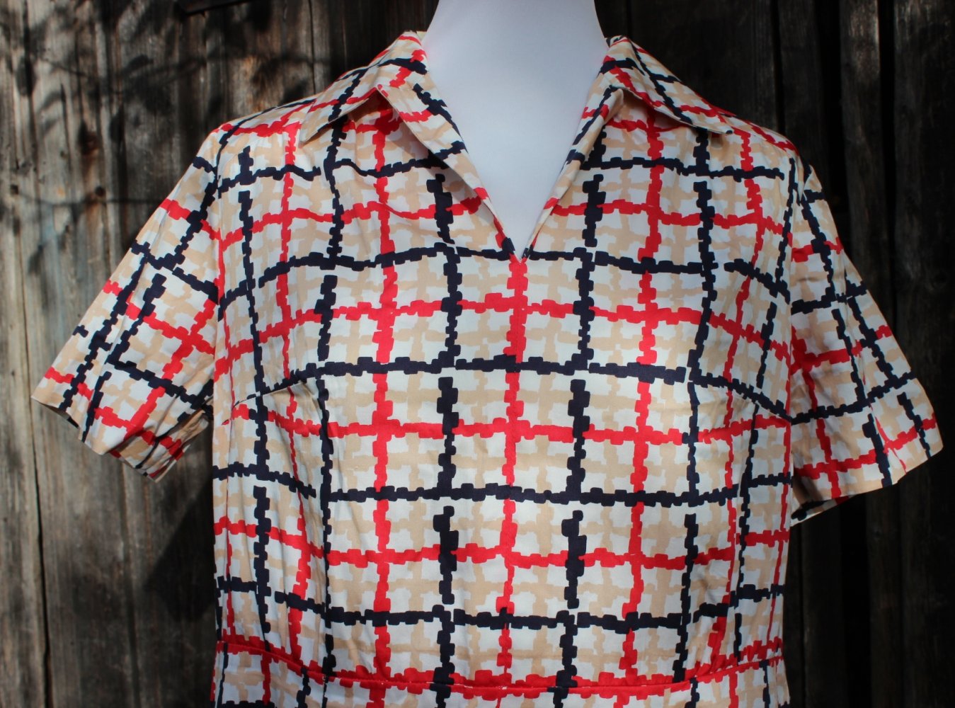 cremefarbenes True Vintage Kleid mit Muster in rot und blau, Unikat, ca. Größe 46