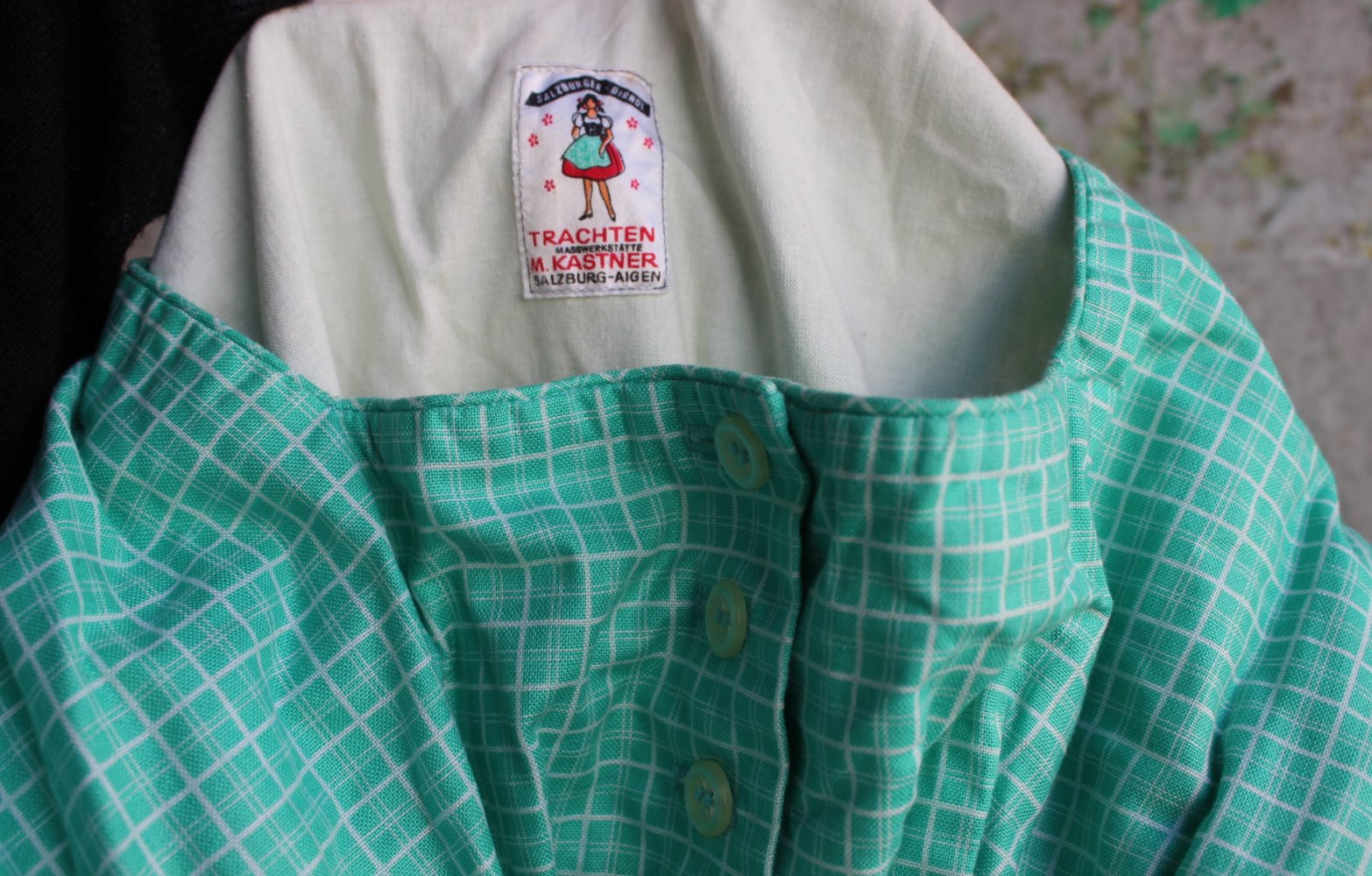 weiß mintfarben kariertes True Vintagedirndl mit eckigem Ausschnitt und Ärmeln, ca. Größe 38-40