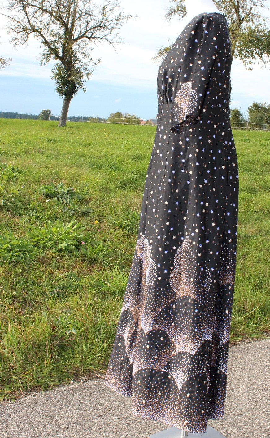 schwarzes langes True Vintage Kleid mit Blumen und Punktemuster, ca. Größe 42-44, Unikat, Maxikleid